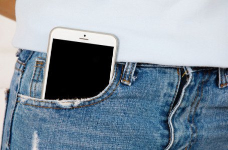 «Денсаулыққа қауіпті»: Телефонды қай жерлерде сақтауға болмайды?