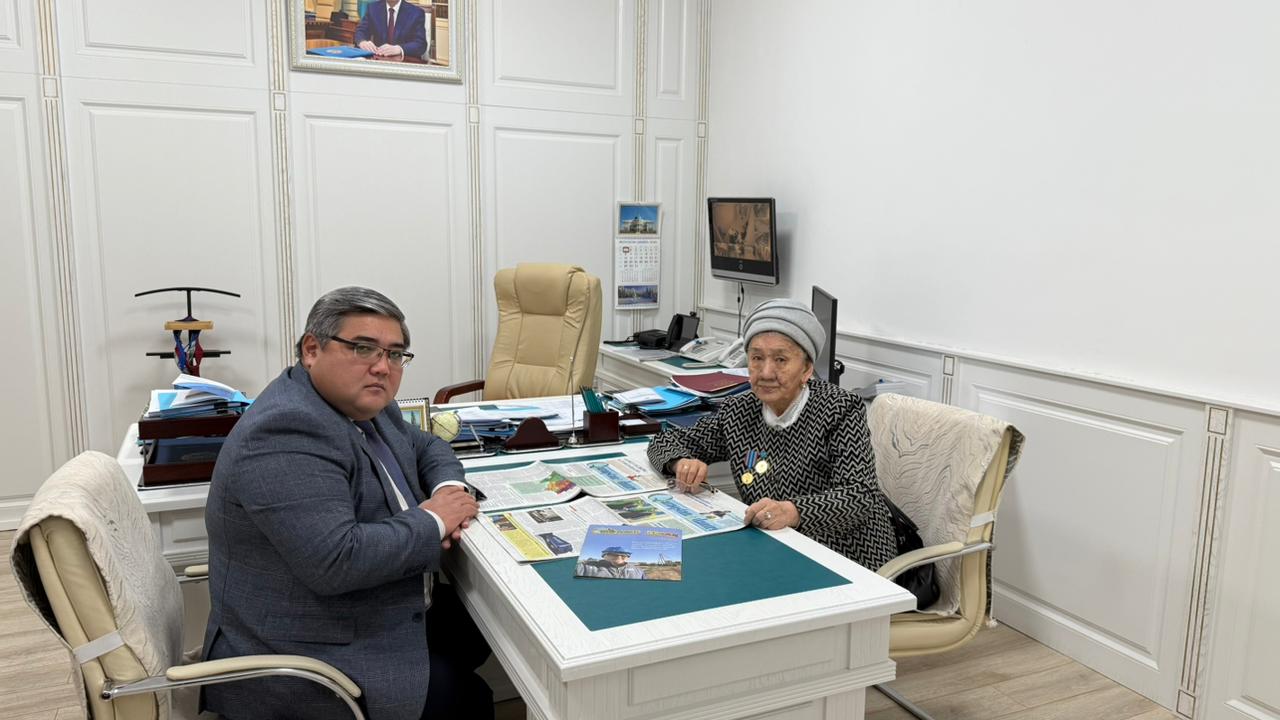 Жамбыл облысы әкімінің аппаратының басшысы  Лесбек Ілебаевтың қабылдауында