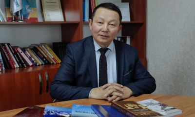 Жәди Шәкенұлы, Қазақстан Жазушылар одағының мүшесі,  Еуразия Жазушылар одағының мүшесі,  Халықаралық «Алаш» әдеби сыйлығының иегері, жазушы, тарихшы: «ҚАЗАҚТЫҢ ҚАНСЫРАҒАН ТАРИХЫНА ЖАН БІТІРГІМ КЕЛДІ»