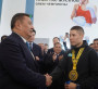 Әлем чемпионына пәтер сыйлады
