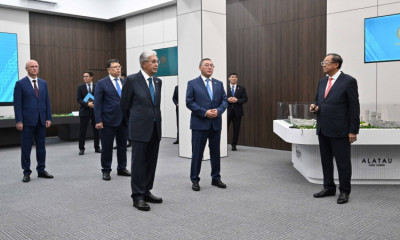 Мемлекет басшысы  Алатау қаласының даму жоспарымен танысты